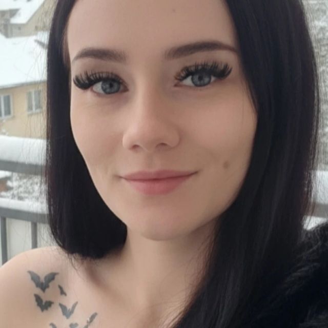 NinaLecker vor der Webcam